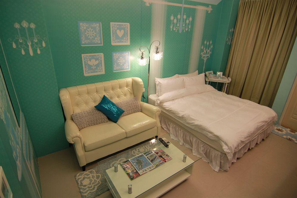 Mei Hsiao Yuen Hostel Taichung Exterior photo