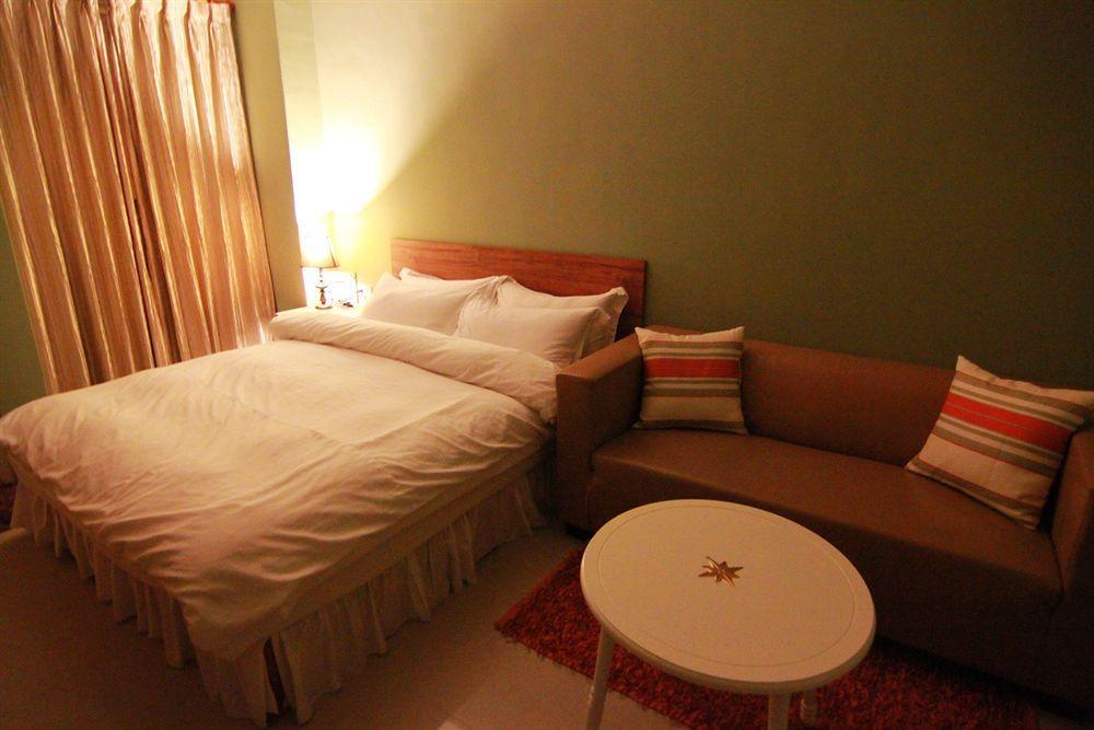 Mei Hsiao Yuen Hostel Taichung Exterior photo