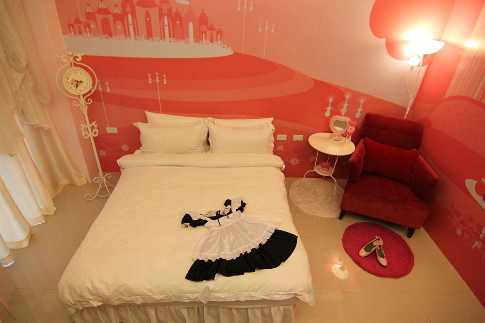 Mei Hsiao Yuen Hostel Taichung Exterior photo