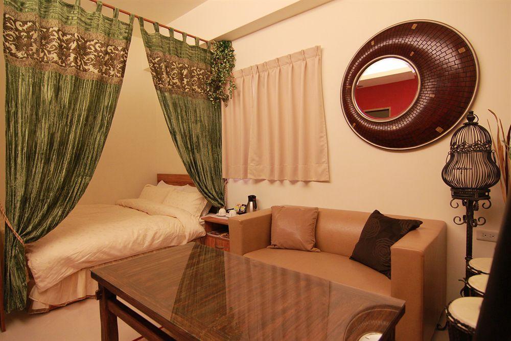 Mei Hsiao Yuen Hostel Taichung Exterior photo