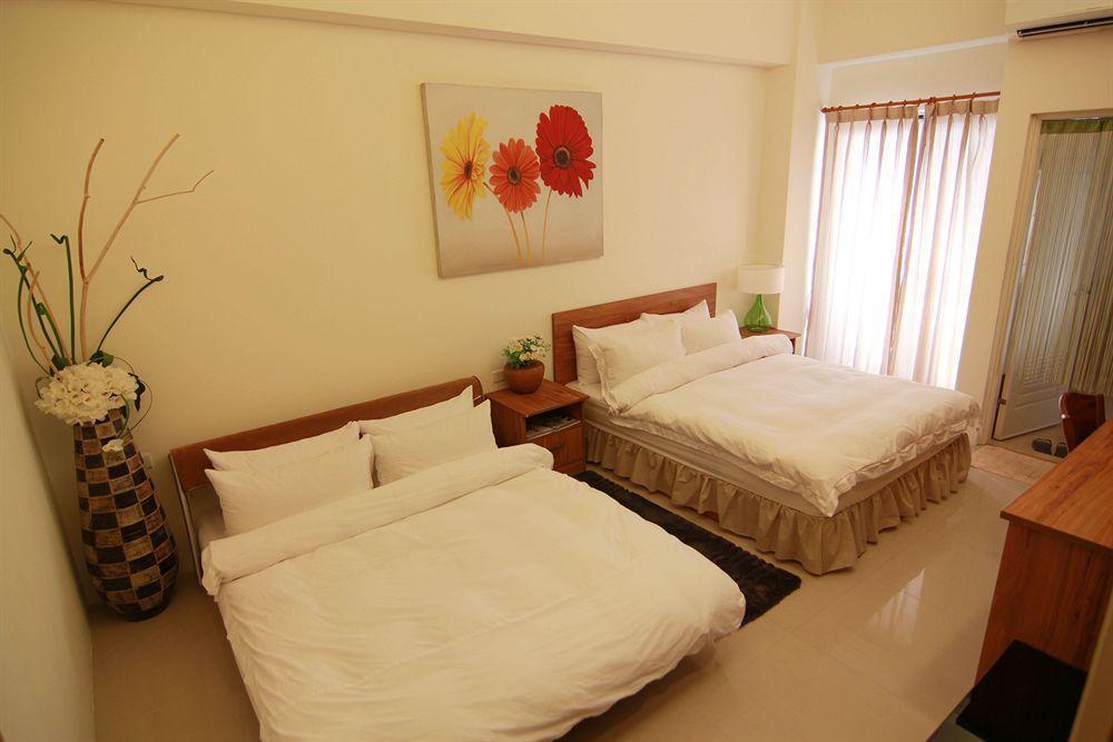 Mei Hsiao Yuen Hostel Taichung Exterior photo