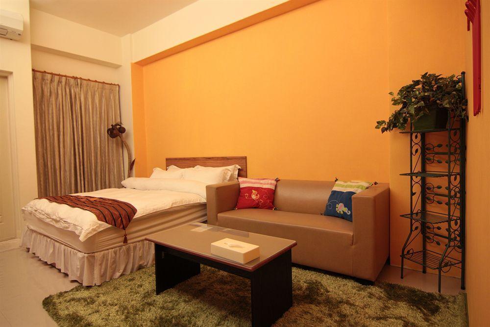 Mei Hsiao Yuen Hostel Taichung Exterior photo