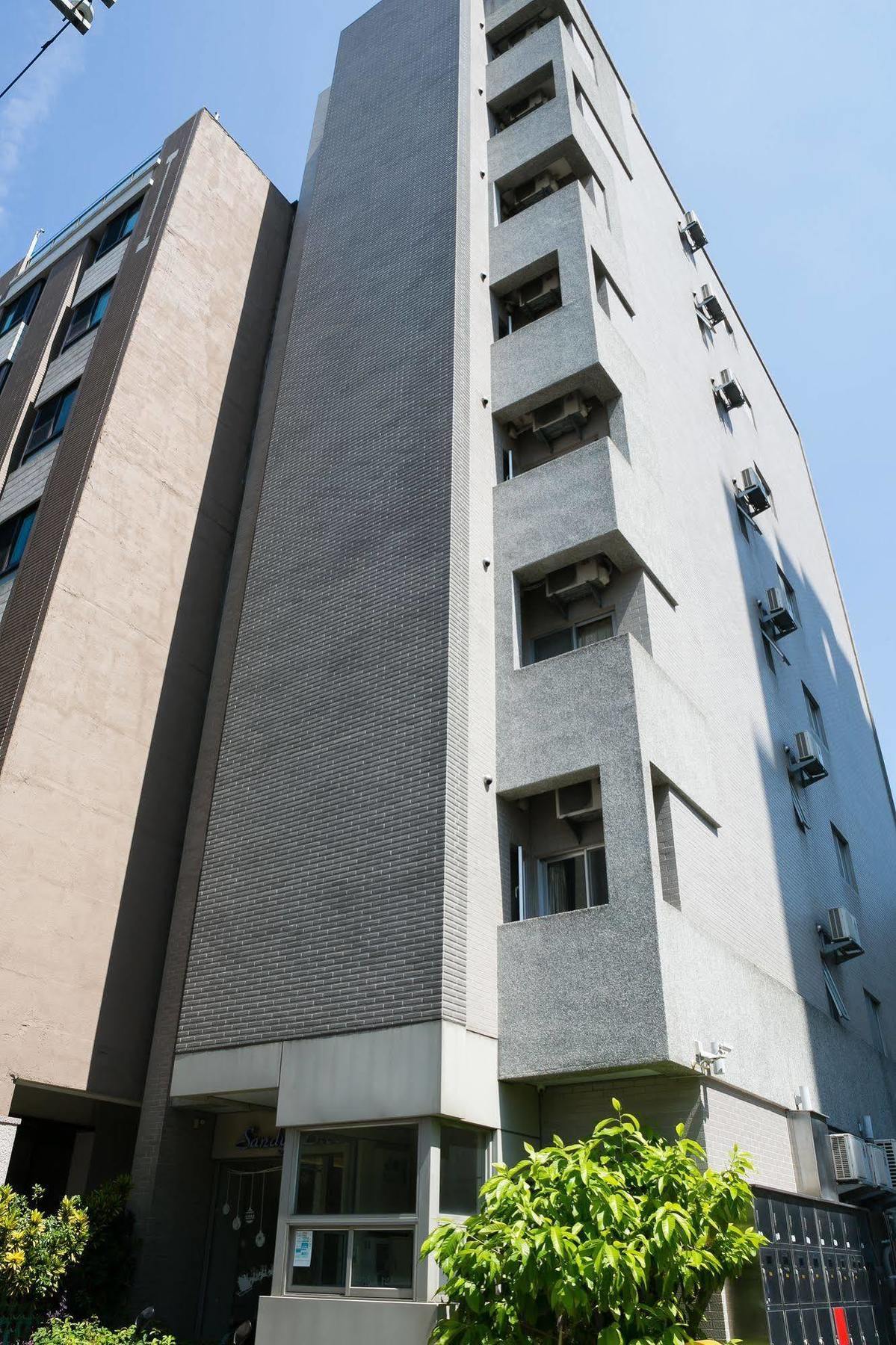 Mei Hsiao Yuen Hostel Taichung Exterior photo